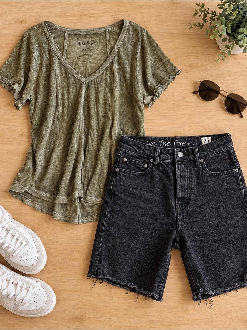 We the Free T Shirt and Shorts Outfit Bundle XS